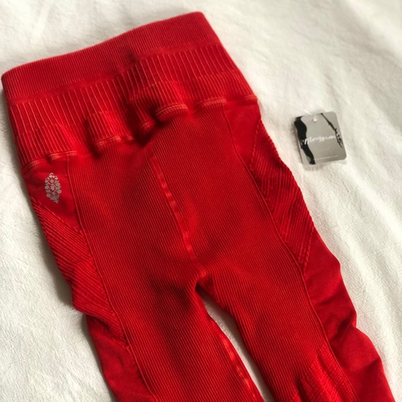 Free People Movement High-Rise Leggings XS \ S red/rouge NWT - Picture 1 of 9